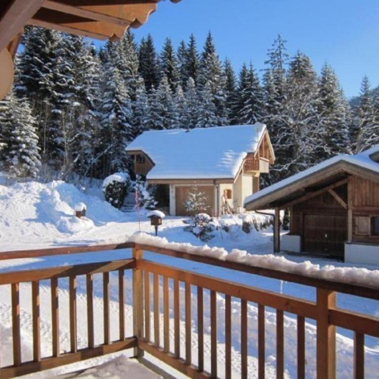 Chalet familial aux Gets, 8 pers, 150m des pistes, 4 chambres, 4 SDB, terrasse sud, proche lac - FR-1-802-71 - Chalet - 6