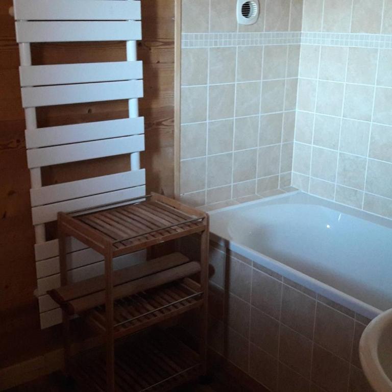 Chalet familial aux Gets, 8 pers, 150m des pistes, 4 chambres, 4 SDB, terrasse sud, proche lac - FR-1-802-71 - Chalet - 7