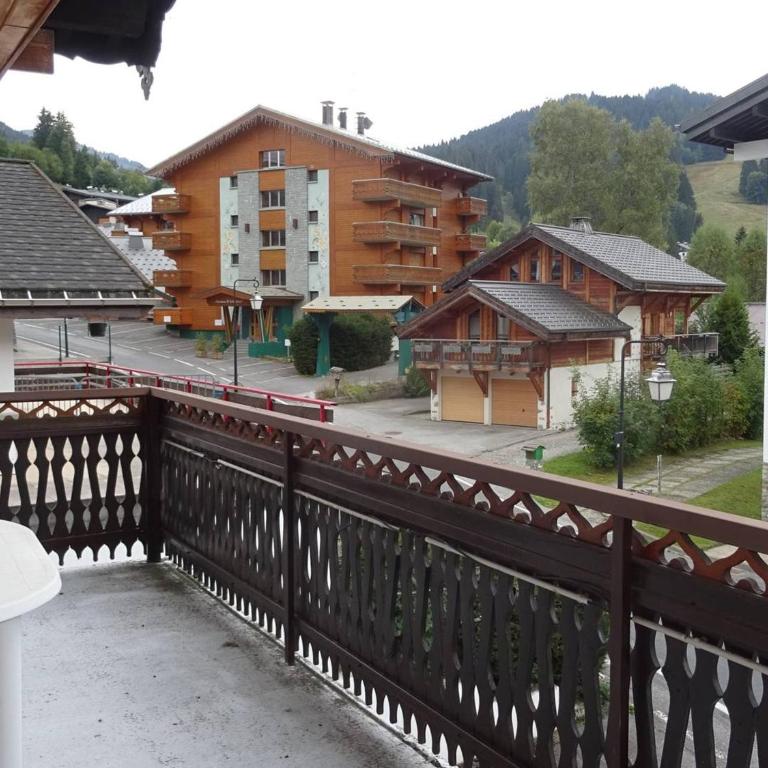 Appartement familial lumineux 8 pers, proche pistes Les Gets, draps et serviettes inclus l'hiver - FR-1-802-87 - Apartamento - 8