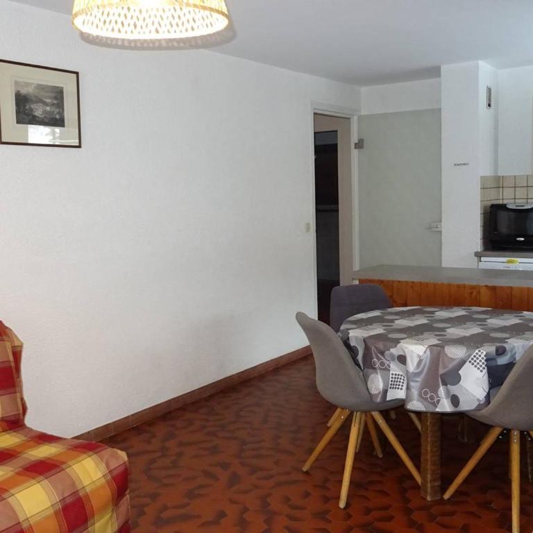 Charmant T2 lumineux pour 5 pers, 300m des commerces, avec balcon et box à skis - Les Gets - FR-1-802-81 - Apartment - 6