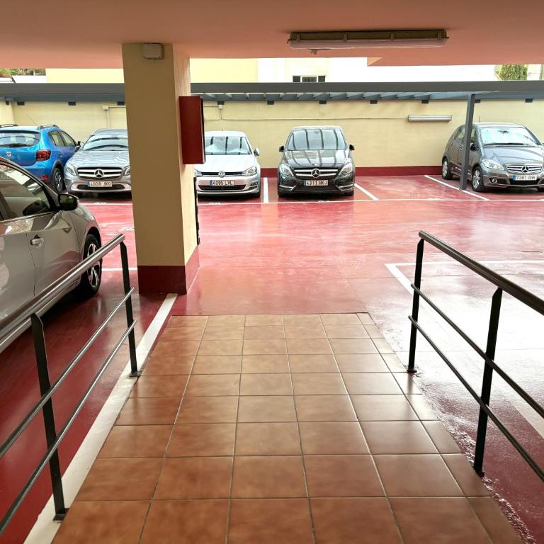 Evans Realty BF Parking & Piscina & Terraza - Two-Bedroom Apartment - 34