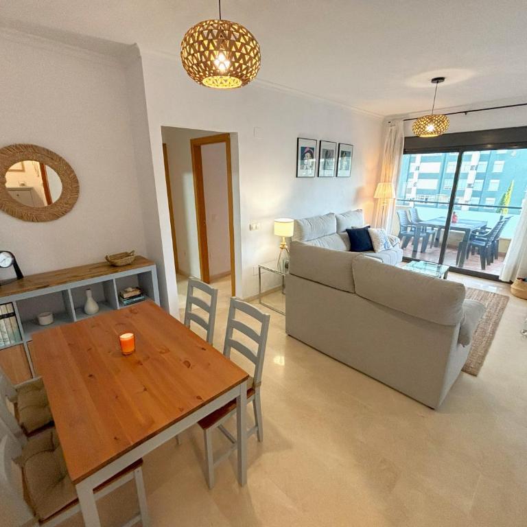 Evans Realty BF Parking & Piscina & Terraza - Two-Bedroom Apartment - 9