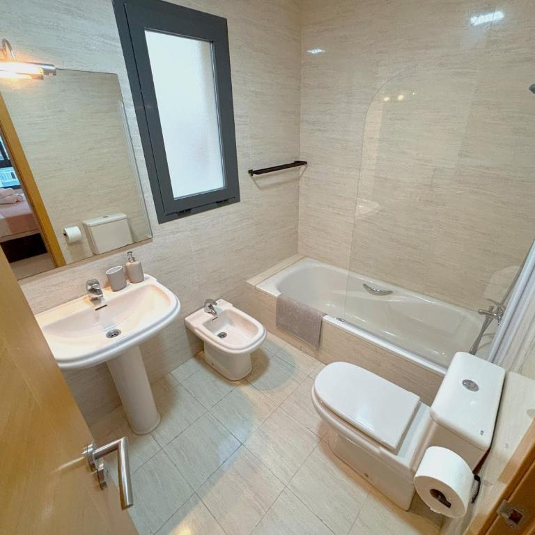 Evans Realty BF Parking & Piscina & Terraza - Two-Bedroom Apartment - 18