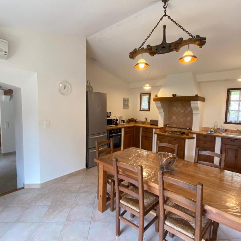 06CB Pretty country house for 8 - Maison de Vacances - 12