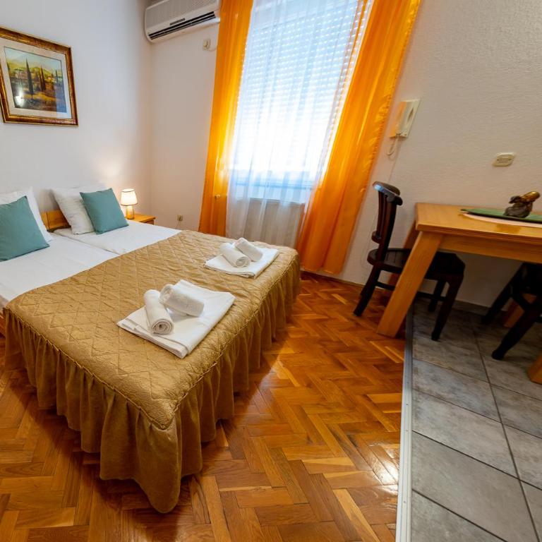 Villa Demadino - Dvokrevetna Soba sa Bračnim Krevetom i Sopstvenim Kupatilom - 6