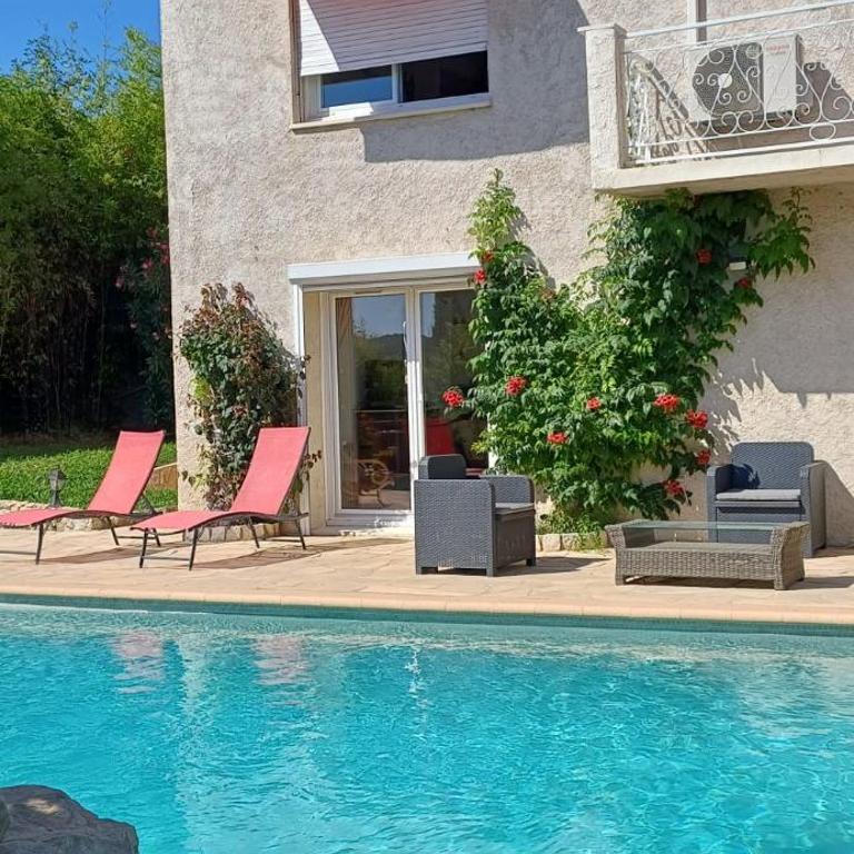 Très jolie villa à Vence - Villa avec Piscine Privée - 2