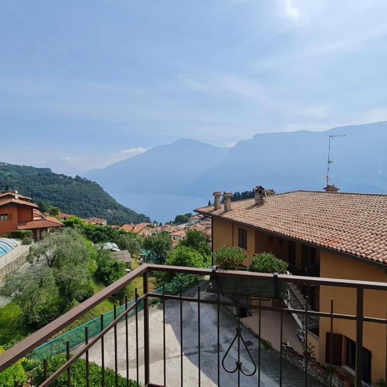 Lucerna studio Balcony lake view by Gardadomusmea - Monolocale con Vista Lago - 9