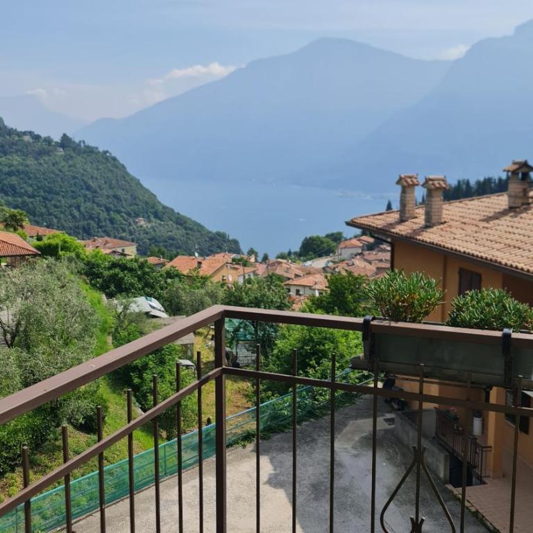 Lucerna studio Balcony lake view by Gardadomusmea - Monolocale con Vista Lago - 17