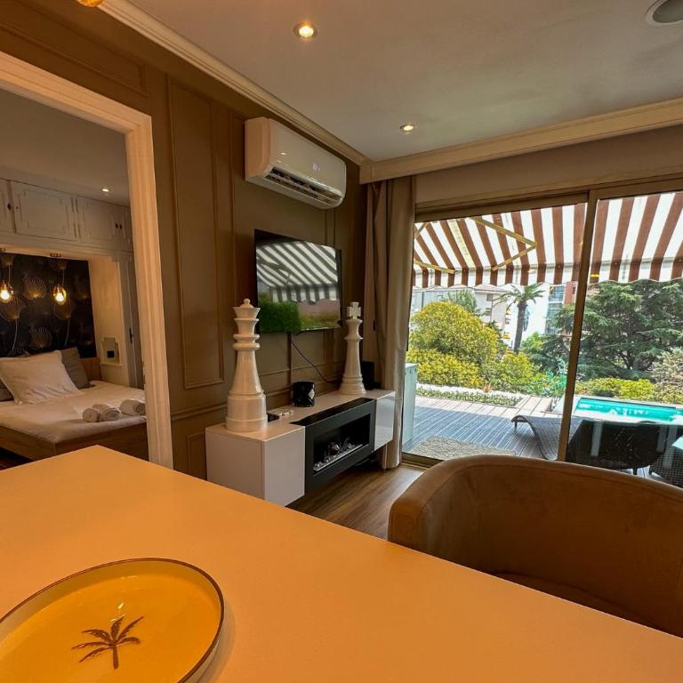 Piscine privée, Plages à pied & Palais à proximité - Appartement 1 Chambre avec Terrasse - 7