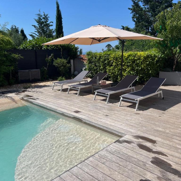 Superbe villa piscine proche ville et mer au calme - Villa - 17