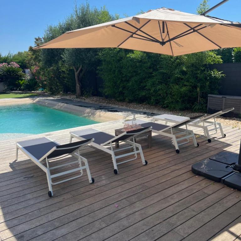 Superbe villa piscine proche ville et mer au calme - Villa - 15