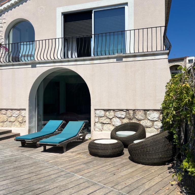 Superbe villa piscine proche ville et mer au calme - Villa - 11