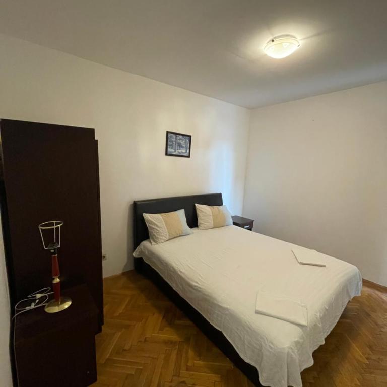 Soba sa zajednickim kupatilom - One-Bedroom Apartment - 1