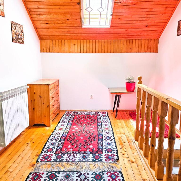 Sarajevo Pine Hideaway - Free Private Parking - Kuća sa 2 Spavaće Sobe - 14