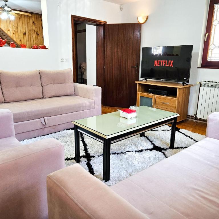 Sarajevo Pine Hideaway - Free Private Parking - Kuća sa 2 Spavaće Sobe - 7