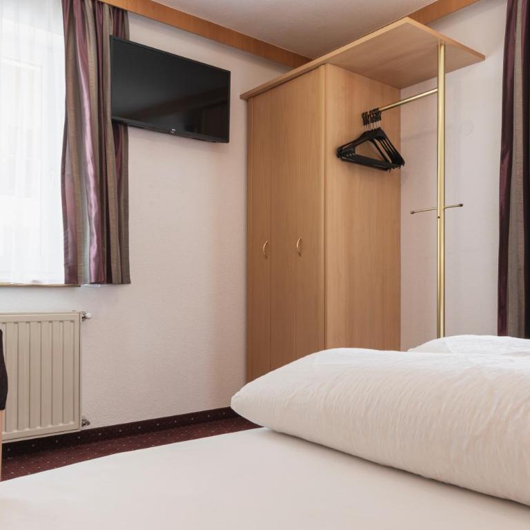 Birkheim - Standard Doppelzimmer mit Balkon - 7