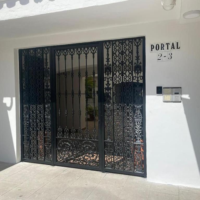 Puerto Banus 3 bed room - pool by Casa del sol HR - Three-Bedroom Apartment - 19