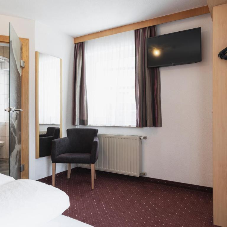 Birkheim - Standard Doppelzimmer mit Balkon - 3