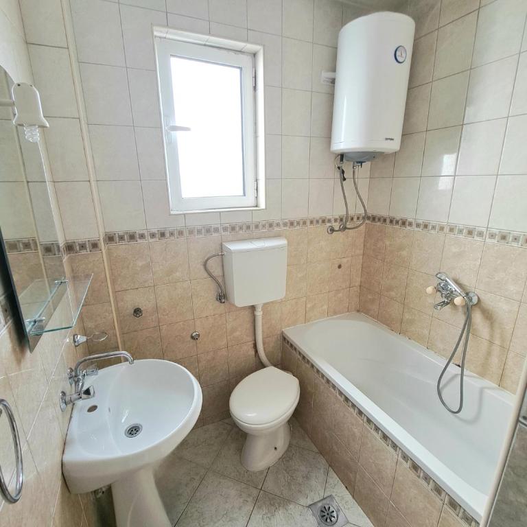 Lazorja Rooms - Studio with Balcony (3 Adults) - 8