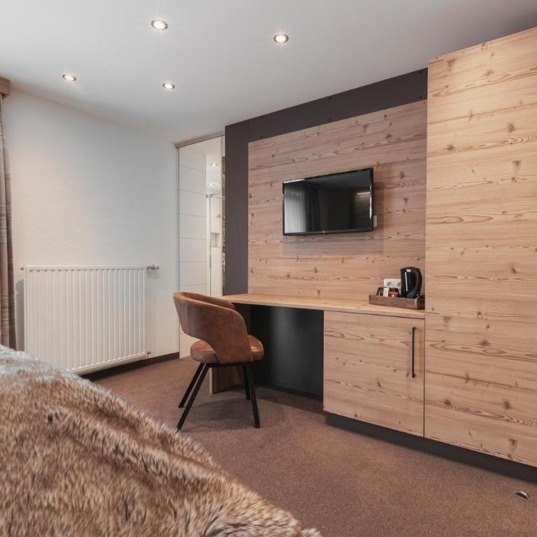 Birkheim - Standard Doppelzimmer mit Balkon - 13