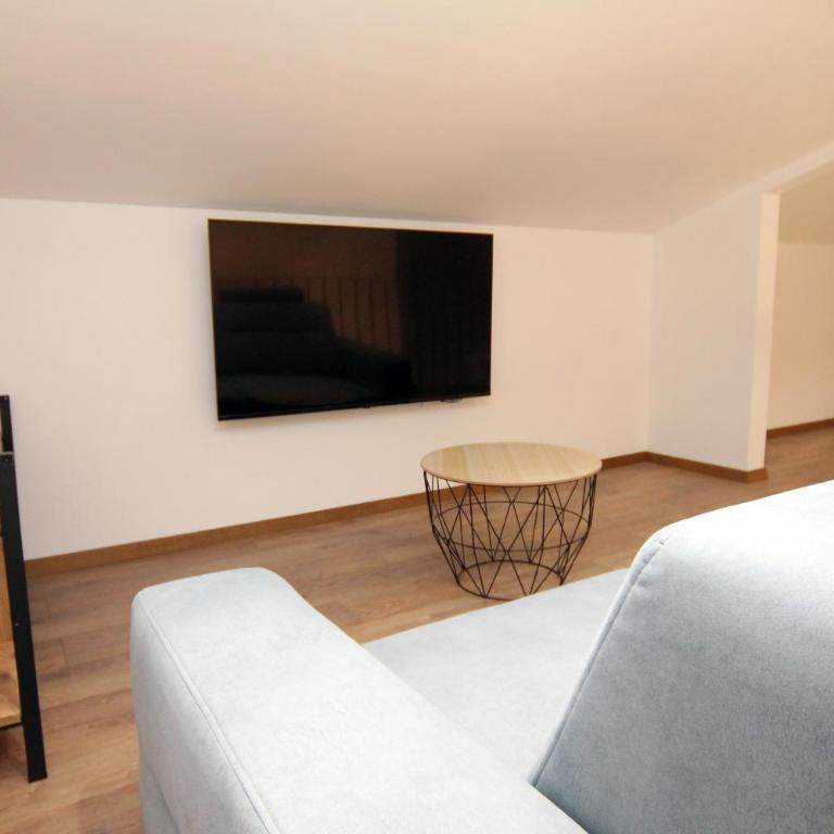 Venima luxury Seaview Pine Apartment - Two-Bedroom Apartment with Sea View - 63