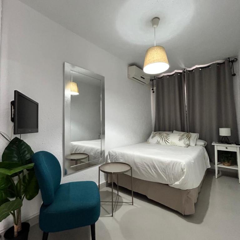 Hostal Berlin - Double or Twin Interior Room - 9