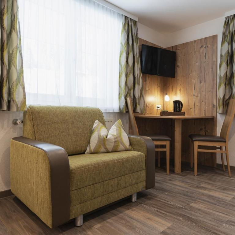 Birkheim - Standard Dreibettzimmer - 1