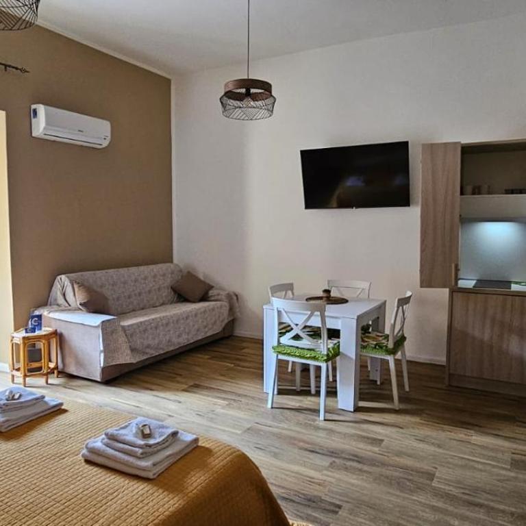 CentroCittà Twin - Deluxe Quadruple Room - 5