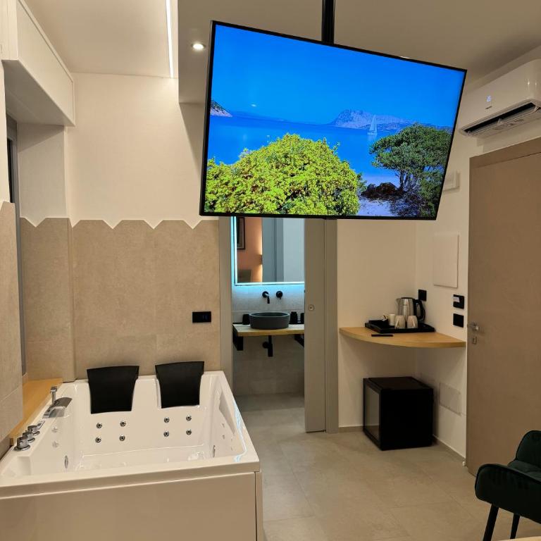 Sardinian Days - Suites & Rooms - King Room with Spa Bath - 12