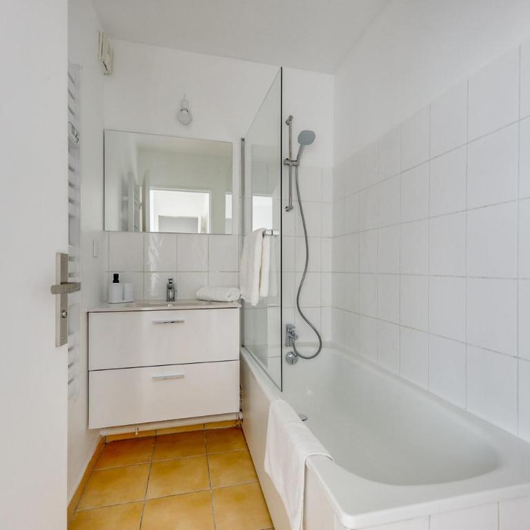 Porte de Paris - Stade de France - Three-Bedroom Apartment - 10