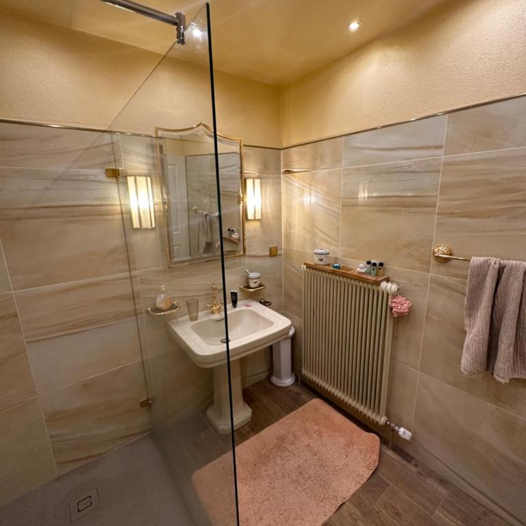 Nannerls Penthouse - Two-Bedroom Apartment - 12