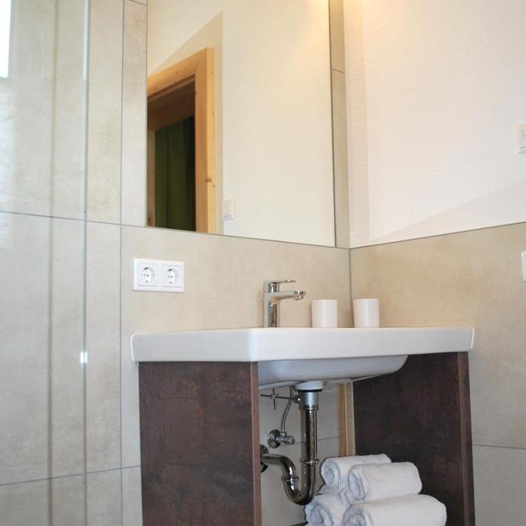 Hinkerhof - Doppelzimmer mit Balkon (2 Erwachsene + 1 Kind) - 8