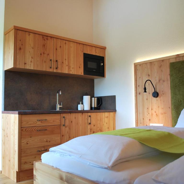 Hinkerhof - Doppelzimmer mit Balkon (2 Erwachsene + 1 Kind) - 7