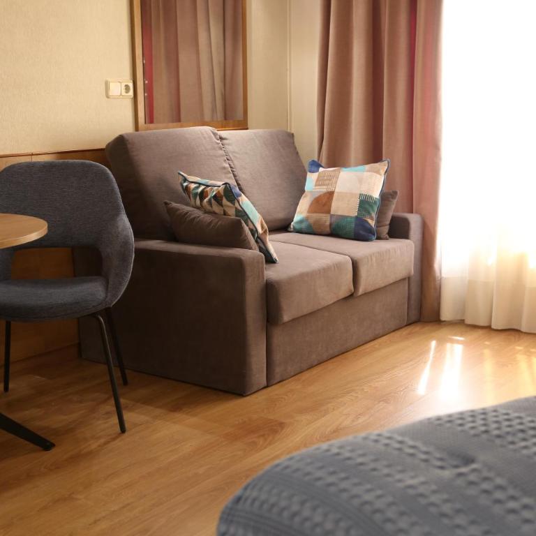 Hotel Maruxia *** Superior - Habitación Cuádruple Estándar - 4