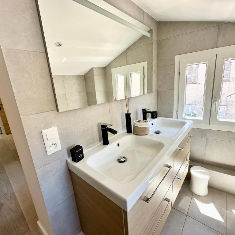 GORGEOUS BRAND NEW 2 BEDROOMS - Appartement 2 Chambres - 10