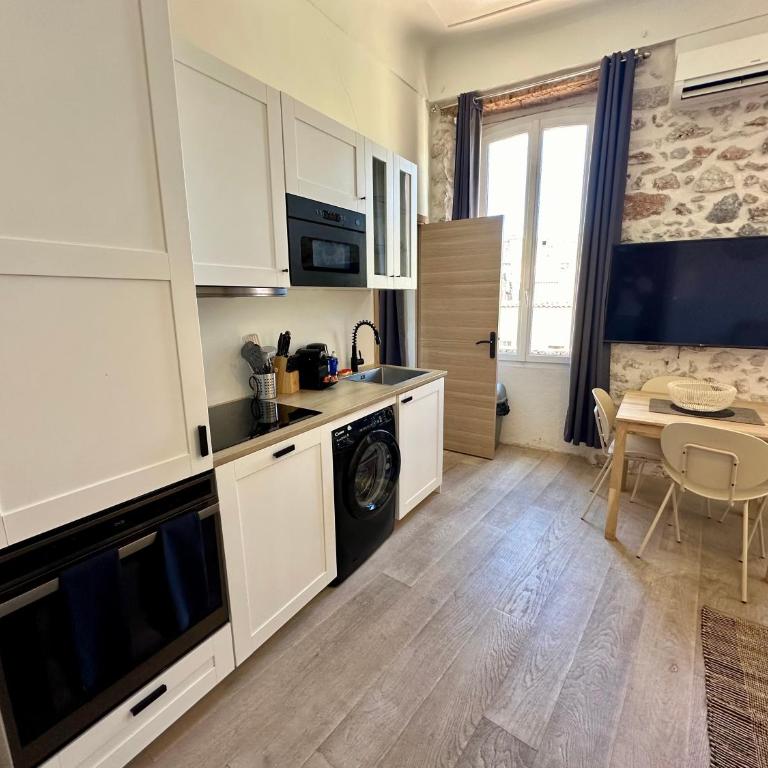 GORGEOUS BRAND NEW 2 BEDROOMS - Appartement 2 Chambres - 7