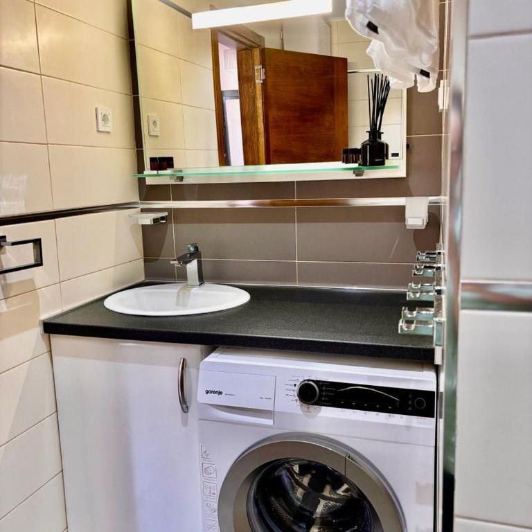 Altezza Luxury Apartment 11 - Two-Bedroom Apartment with Balcony and Sea View - 20