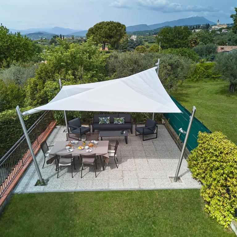 VILLA CELEBRITY - Regarda Travel - Villa con Piscina Privata - 9