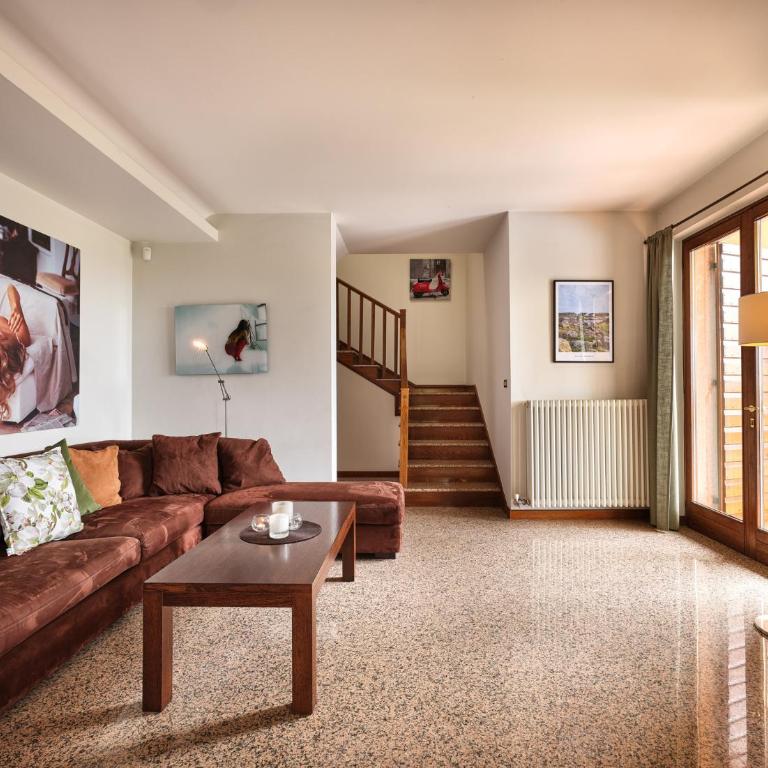 VILLA CELEBRITY - Regarda Travel - Villa con Piscina Privata - 13