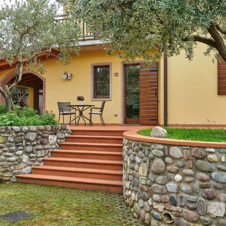 VILLA CELEBRITY - Regarda Travel - Villa con Piscina Privata - 27