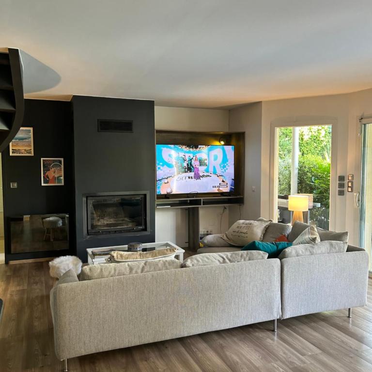 Villa Luxe piscine chauffée, 4 chambres, surplombant le golf entre océan & lac Plage à 5 min - Villa - 12