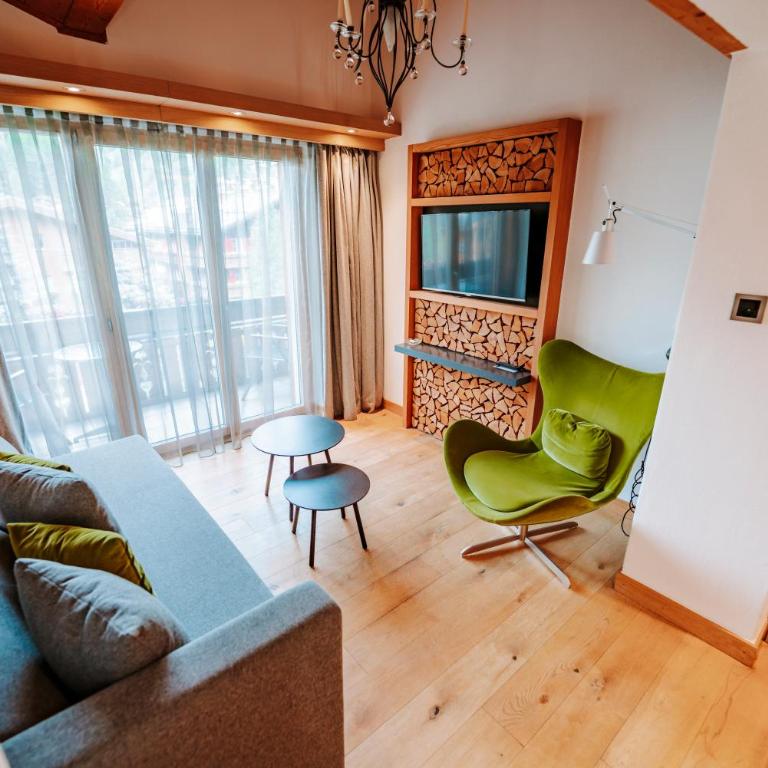 Hotel Eden Wellness - Deluxe Doppelzimmer mit Blick auf das Matterhorn - 2