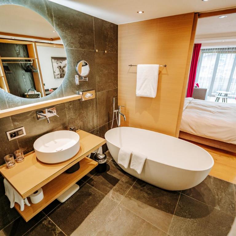 Hotel Eden Wellness - Deluxe Doppelzimmer mit Blick auf das Matterhorn - 1