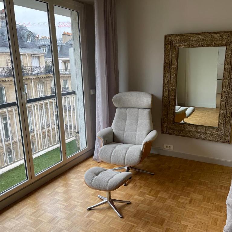 Triangle d or Champs Elysées - Two-Bedroom Apartment - 14