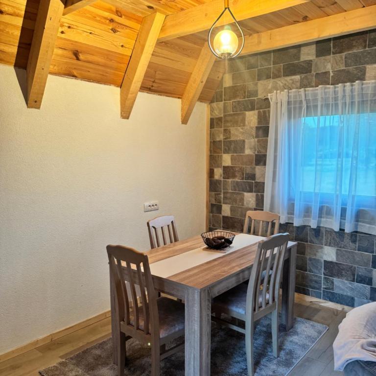 4Seasons Mountain Home 1 - Two-Bedroom House - 18