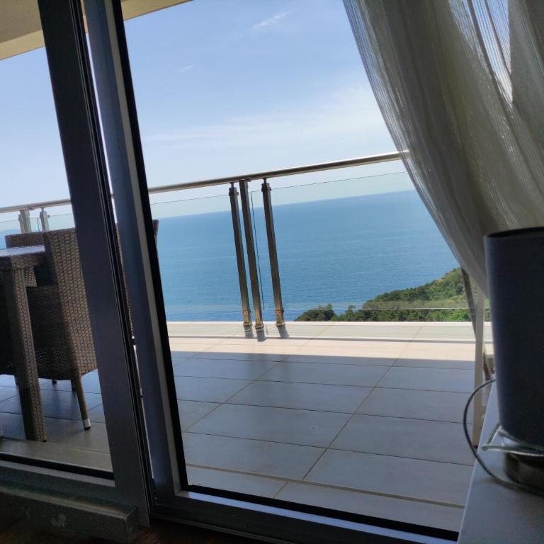 Altezza Luxury Apartment 11 - Two-Bedroom Apartment with Balcony and Sea View - 11