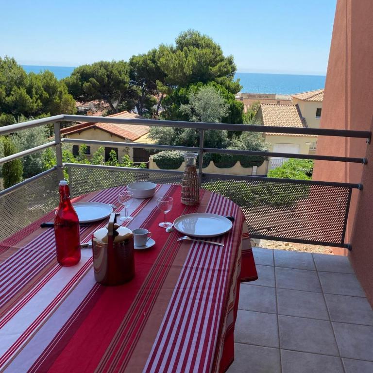 Grand Appartement 4 pers - bien ventilé - Terrasse - Vue Mer - Proche plage - Apartment mit 1 Schlafzimmer - 1