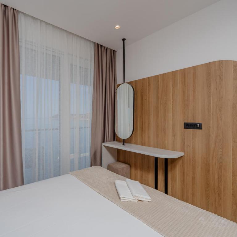 Bliss Apartments - Apartman sa 2 Spavaće Sobe, Terasom i Pogledom na More - 10