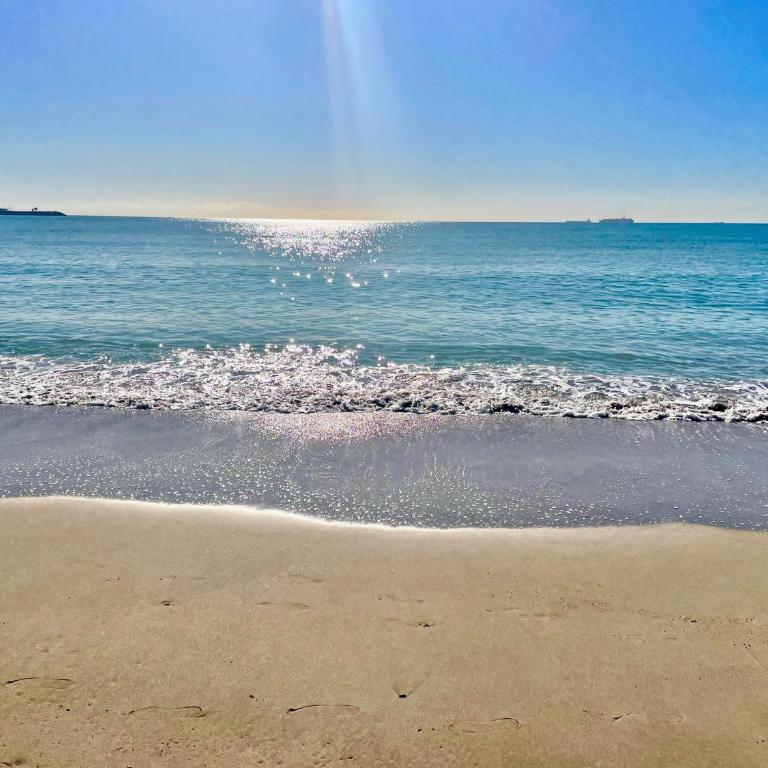 Precioso Apartamento playa Pinedo Valencia - Three-Bedroom Apartment - 1