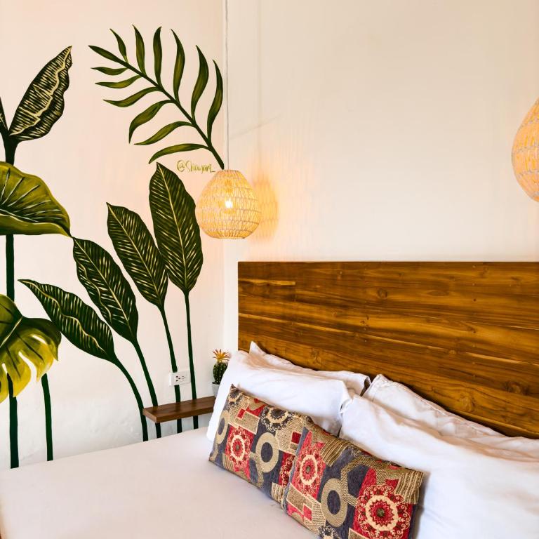 Casa Zahri Boutique Hostel - Suite with Balcony - 9
